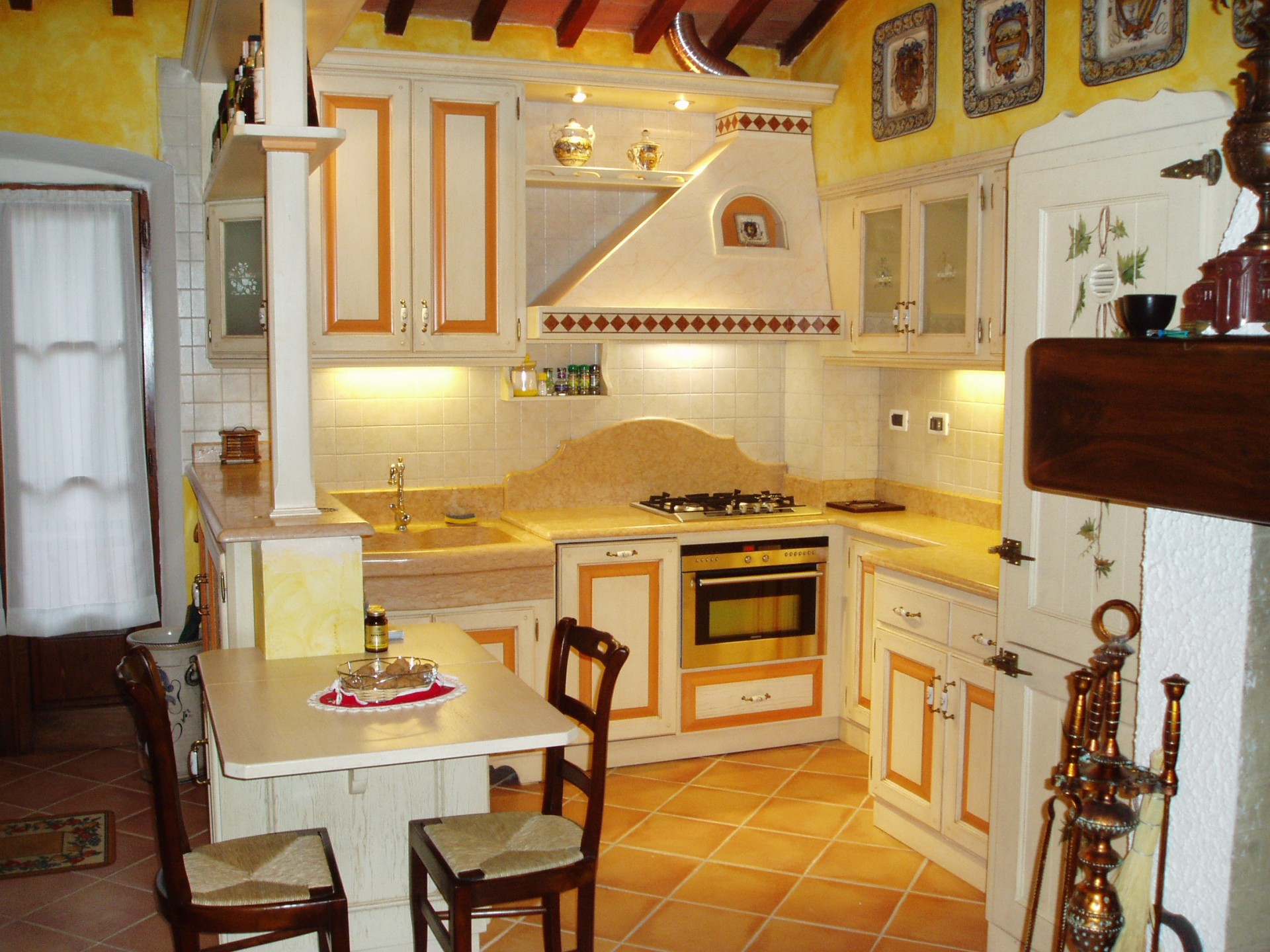 Cucine con finestra sul lavello: consigli disposizione cucina ...