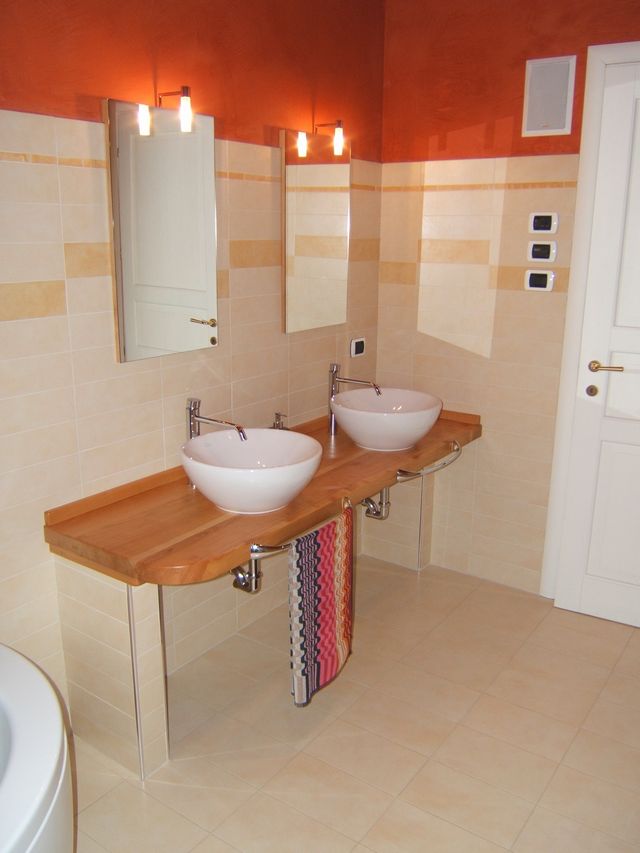 Arredo bagno piccolo rustico: arredo case montagna. arredo bagno ... Arredo bagno moderno in marmo