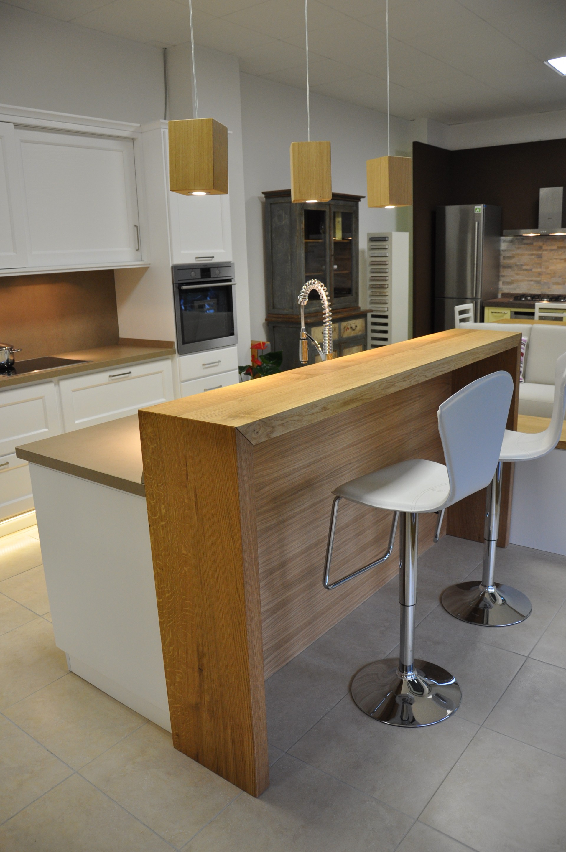 Idee cucine moderne piccole: la cucina e in soggiorno. veneta ...