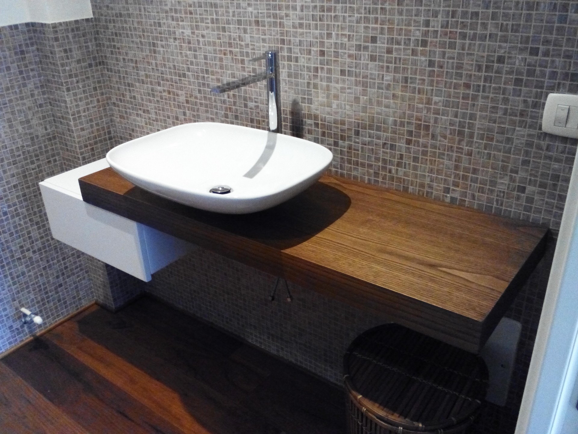 Mobili per bagno in legno massello ~ avienix.com for .