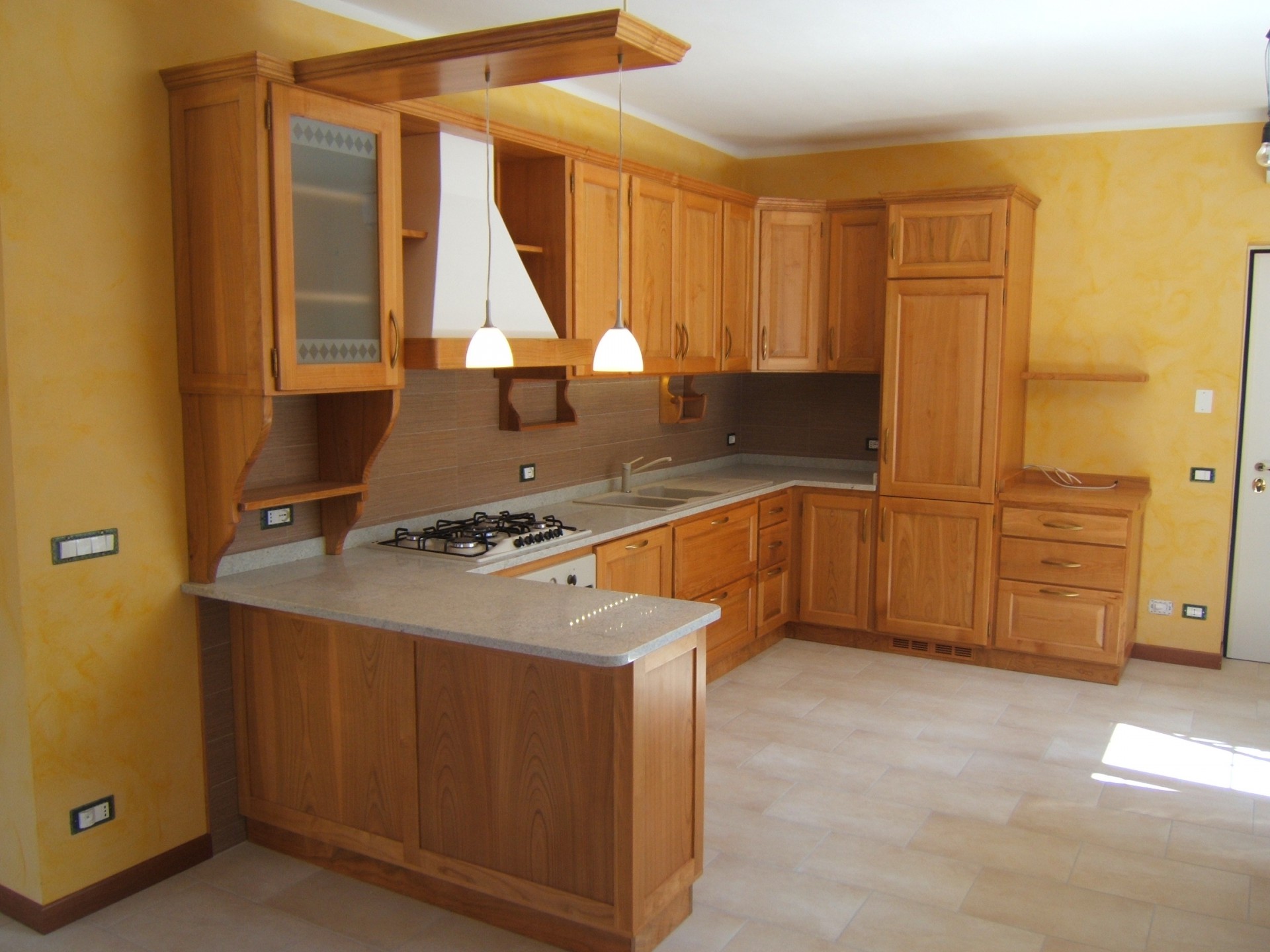 Cucine con finestra sul lavello: consigli disposizione cucina ...
