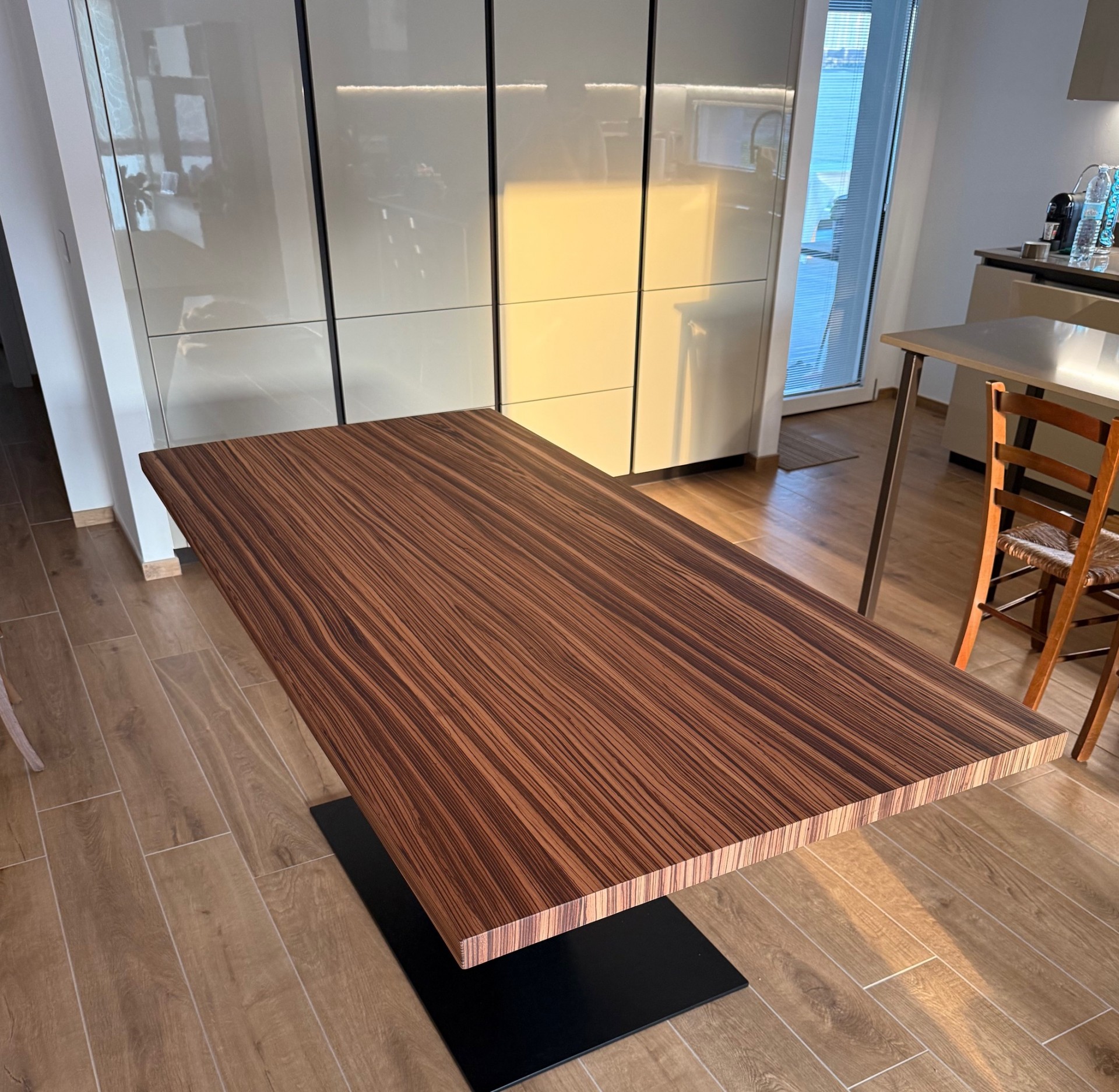 Tavolo in legno di zebrano art. 2069