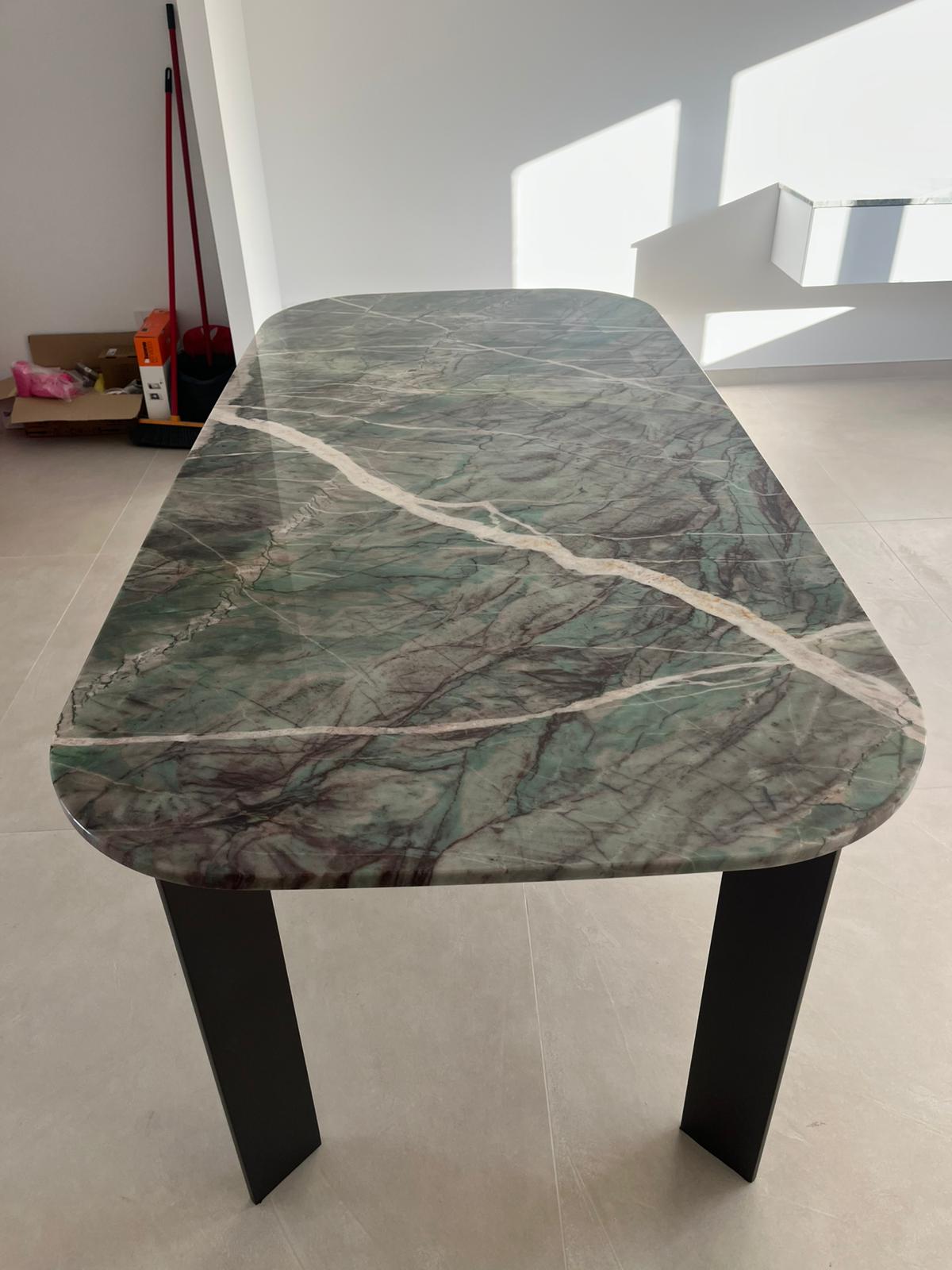 Tavolo con piano in granito art. 2068