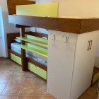 Cameretta per bimbi soppalcata.