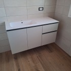 Mobile bagno sospeso.