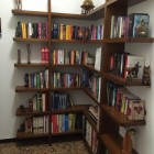 Libreria in legno su misura.