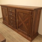 Credenza in legno su misura.