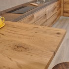 Cucina in rovere naturale.