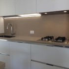 Cucina moderna con anta in laminato