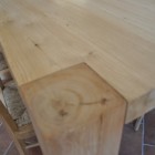 Tavoli in legno a Savona.