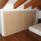 Mobili per sottotetto in legno