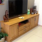 Credenza in legno su misura a Modena.