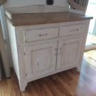 Credenza in legno su misura.