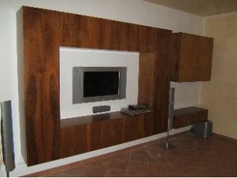 Mobile per sala in legno a Savona