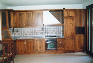 Cucina su misura in legno a Verona