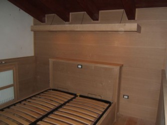 Boiserie in legno di rovere a Milano