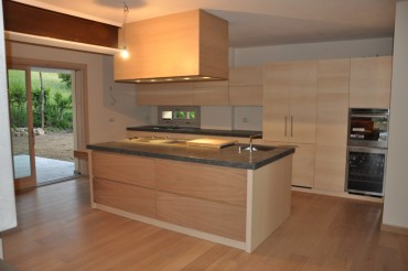 Cucine moderne in legno su misura a Verona