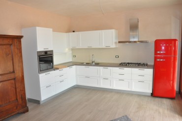 Cucine moderna in legno su misura.