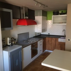 Cucine in legno moderne a Verona.