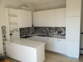 Cucina moderna in legno a Modena.