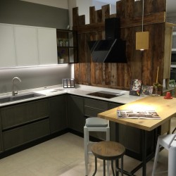 Cucine moderne in legno a Verona