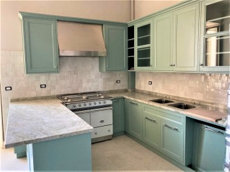 Cucina in legno su misura