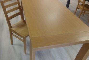 Tavolo in legno massello